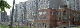 Справа(трехэтажное) и слева(длинное) здание под снос