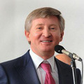 Вас это удивит. Ринат Ахметов оказал финансовую помощь