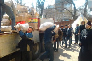 В мариупольских храмах молятся за всех воинов